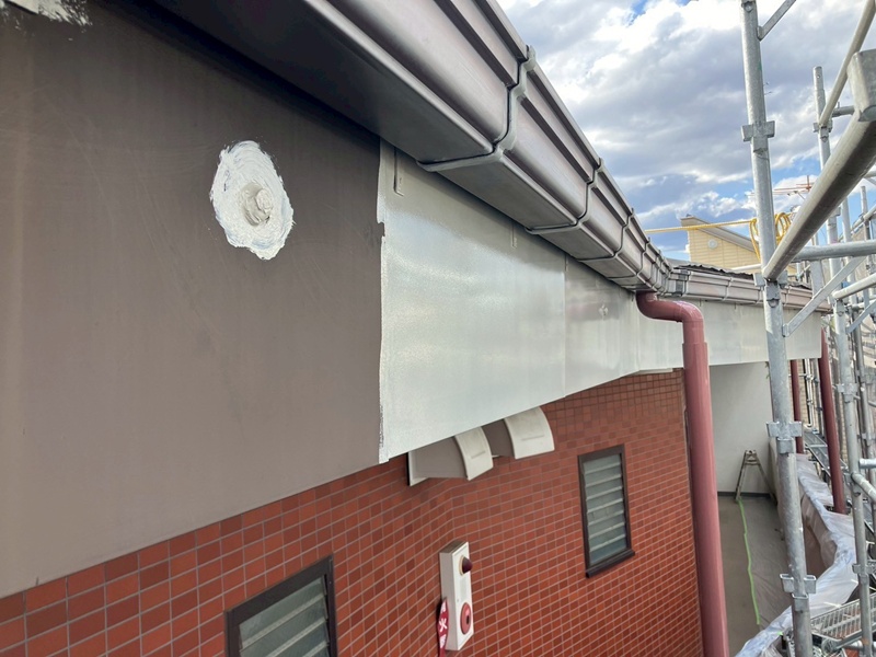 住宅アパート塗装工事　下塗り